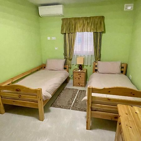 Regent Court - 3 Bedroom Apartment Within Walking Distance From Seafront St. Paul's Bay Exteriör bild