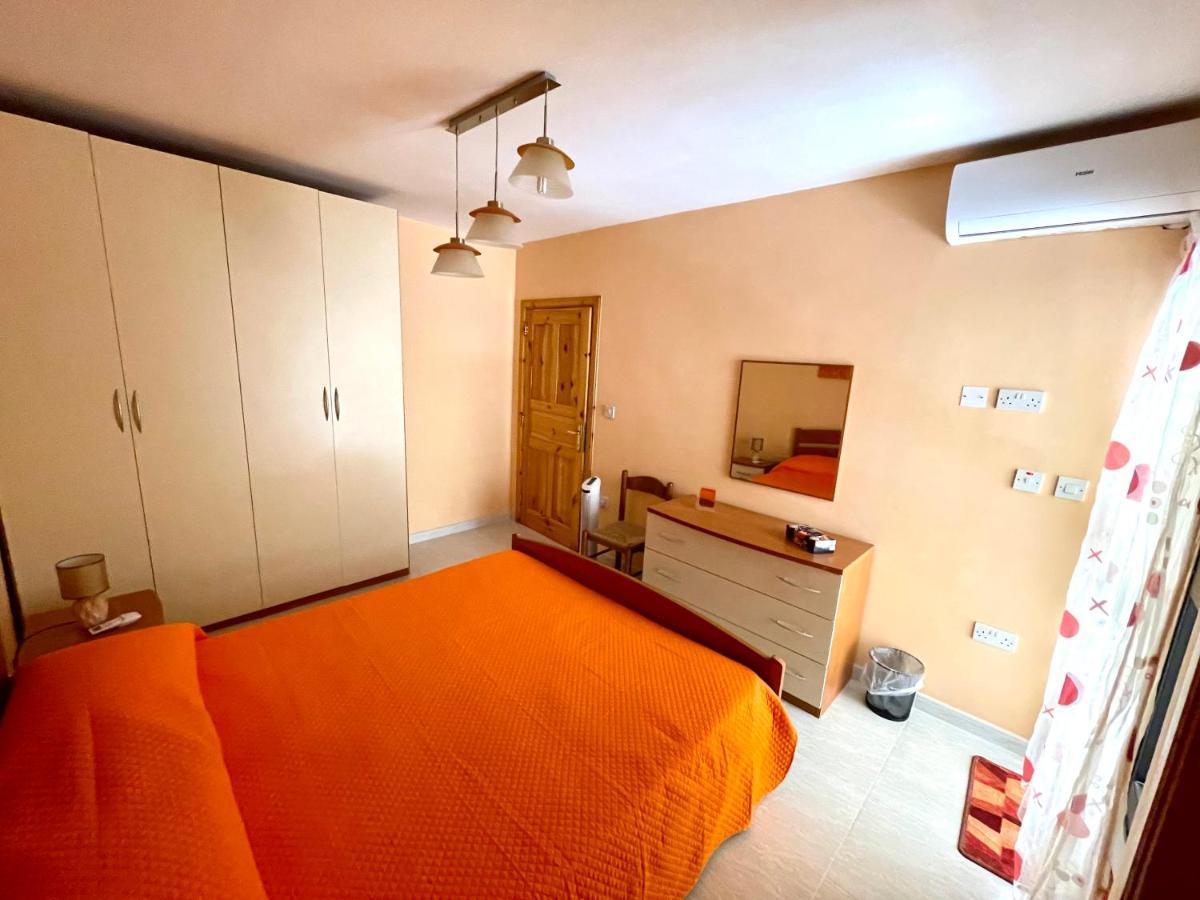 Regent Court - 3 Bedroom Apartment Within Walking Distance From Seafront St. Paul's Bay Exteriör bild