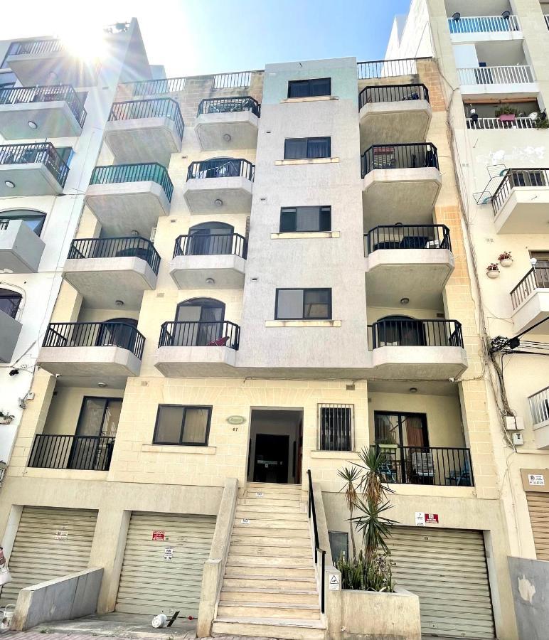 Regent Court - 3 Bedroom Apartment Within Walking Distance From Seafront St. Paul's Bay Exteriör bild