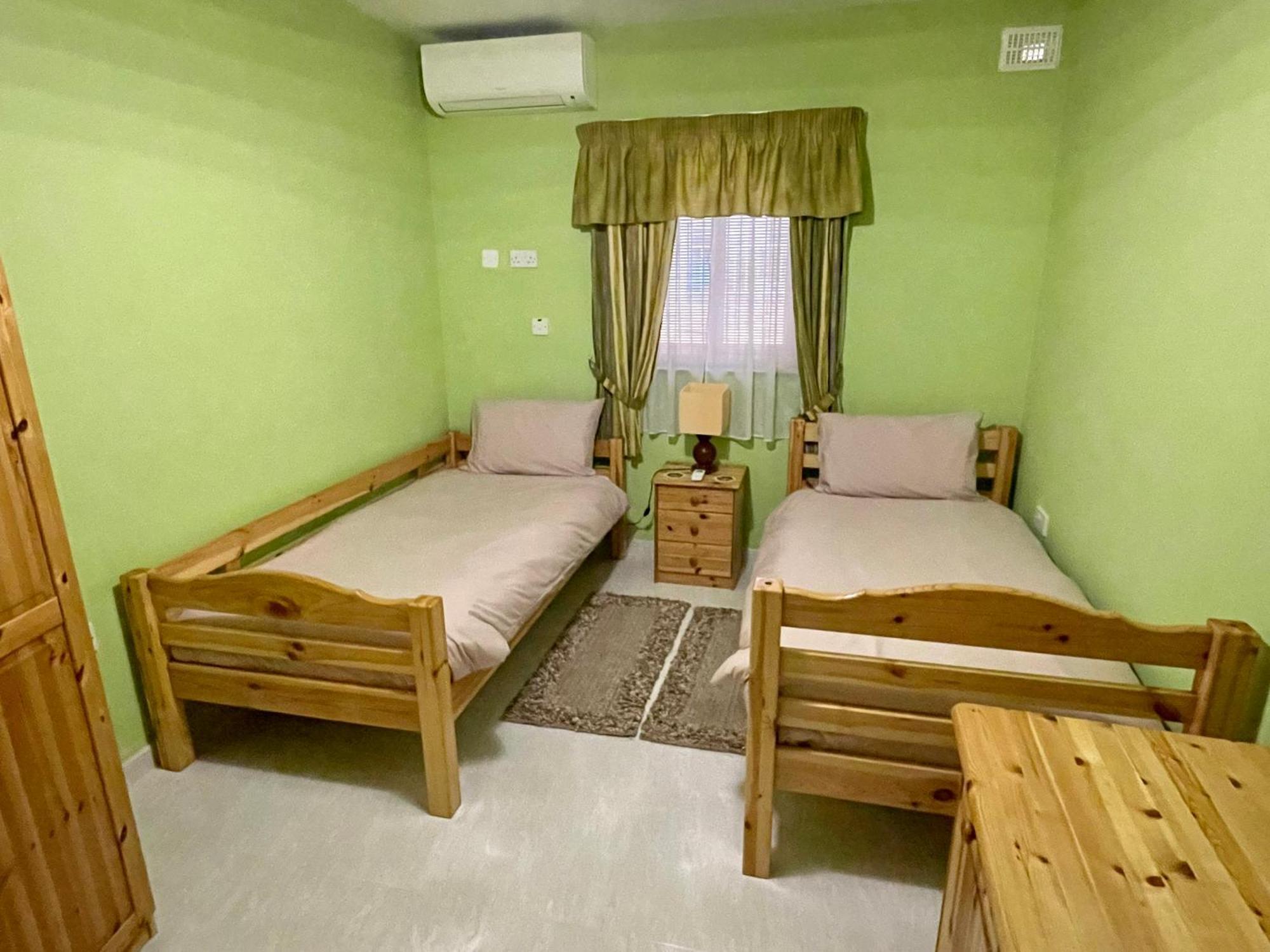 Regent Court - 3 Bedroom Apartment Within Walking Distance From Seafront St. Paul's Bay Exteriör bild