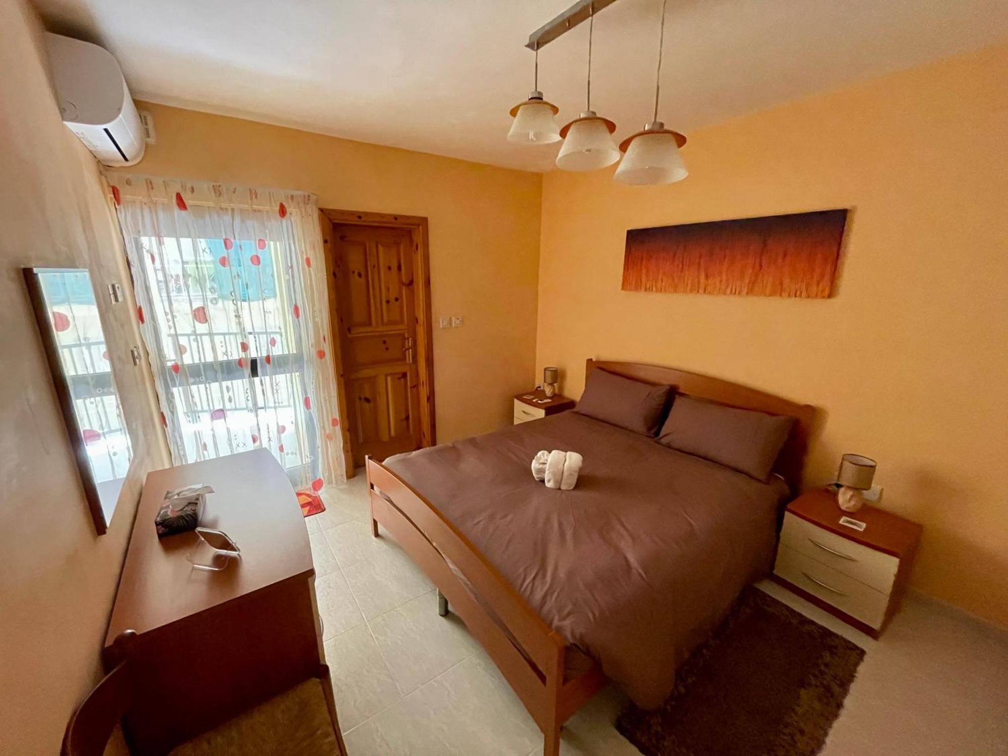 Regent Court - 3 Bedroom Apartment Within Walking Distance From Seafront St. Paul's Bay Exteriör bild