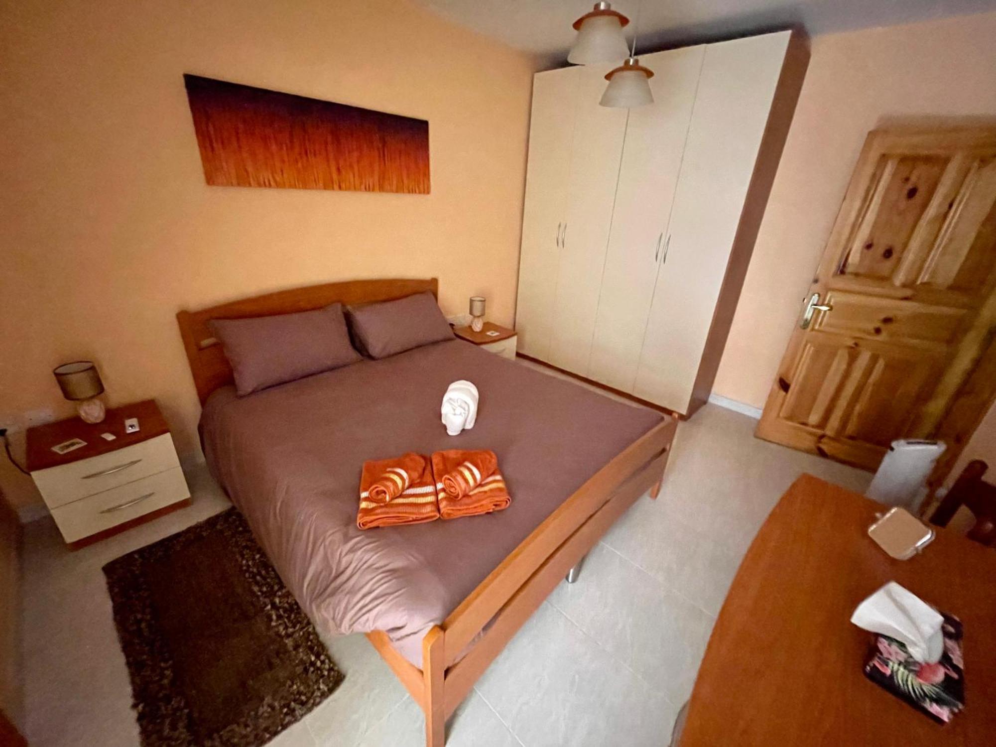 Regent Court - 3 Bedroom Apartment Within Walking Distance From Seafront St. Paul's Bay Exteriör bild