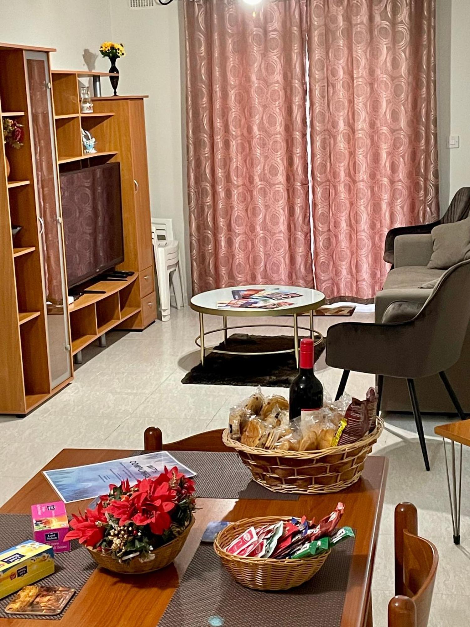 Regent Court - 3 Bedroom Apartment Within Walking Distance From Seafront St. Paul's Bay Exteriör bild