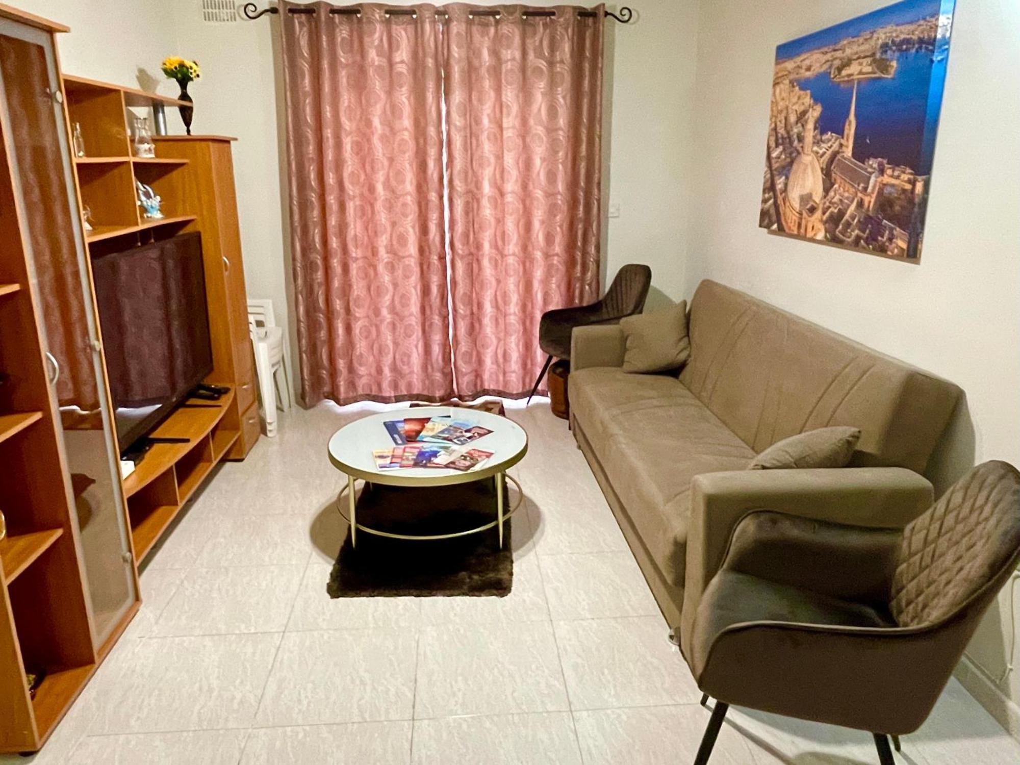 Regent Court - 3 Bedroom Apartment Within Walking Distance From Seafront St. Paul's Bay Exteriör bild