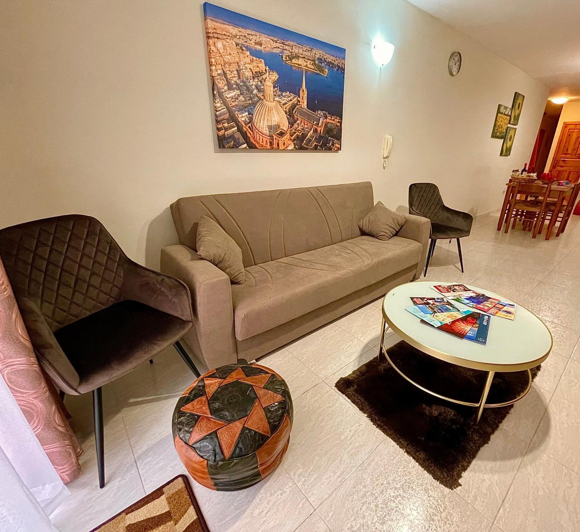 Regent Court - 3 Bedroom Apartment Within Walking Distance From Seafront St. Paul's Bay Exteriör bild
