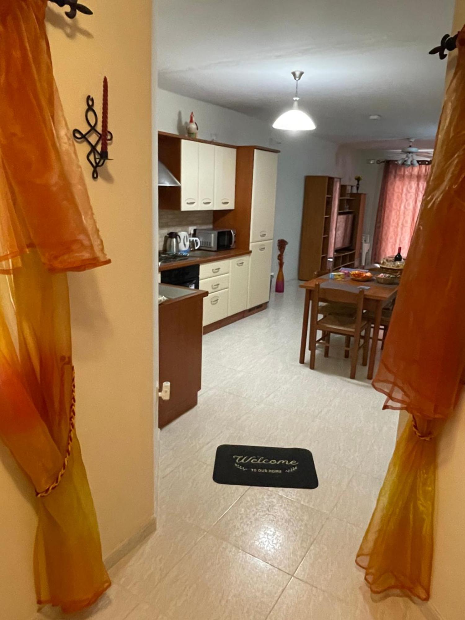 Regent Court - 3 Bedroom Apartment Within Walking Distance From Seafront St. Paul's Bay Exteriör bild